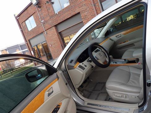 Used 2007 Toyota Avalon XLS image 11