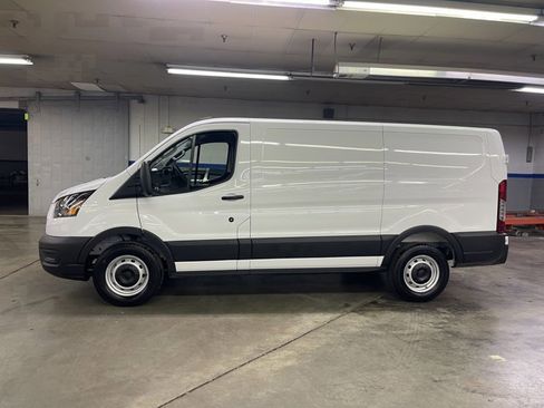 New 2026 Ford Transit 150 Low Roof w/ Load Area Protection Package RWD image 4