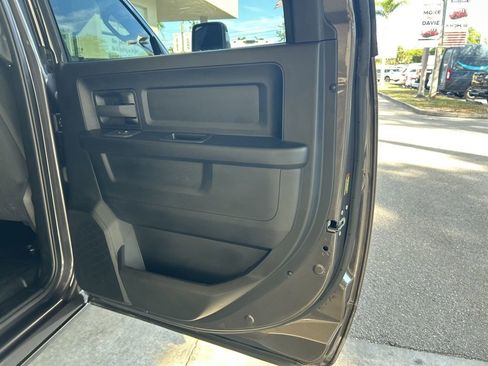 Used 2025 RAM 3500 Tradesman w/ Chrome Appearance Group image 28