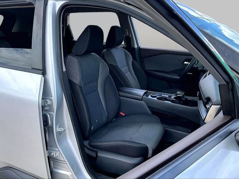 Used 2022 Nissan Rogue SV AWD/4WD image 9