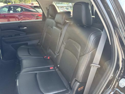 Used 2022 Nissan Pathfinder SL image 14