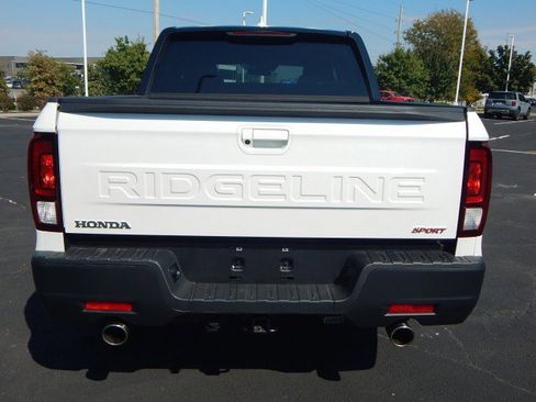 Used 2024 Honda Ridgeline Sport image 4
