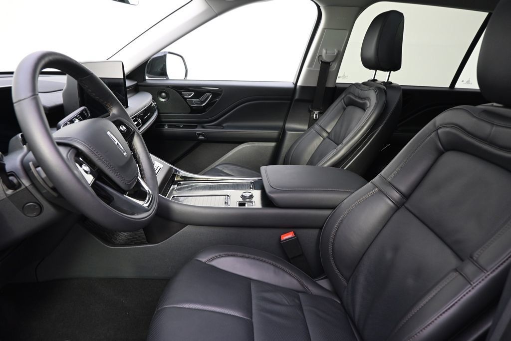 New 2026 Lincoln Aviator Reserve w/ Jet Appearance Package AWD/4WD image 13