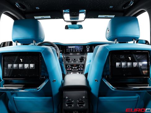 Used 2026 Rolls-Royce Cullinan AWD/4WD image 37