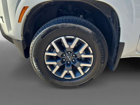 Used 2023 Nissan Frontier SV w/ SV Convenience Package image 9
