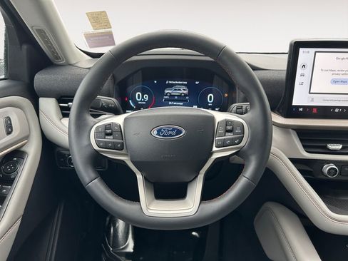 Used 2025 Ford Explorer Active w/ Active Comfort Package image 14