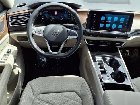 New 2026 Volkswagen Atlas SE image 11