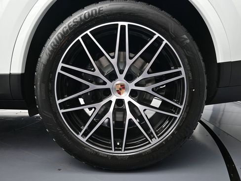 New 2026 Porsche Cayenne Coupe image 26