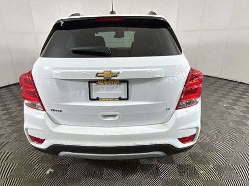 Used 2020 Chevrolet Trax LT w/ LT Convenience Package FWD image 3