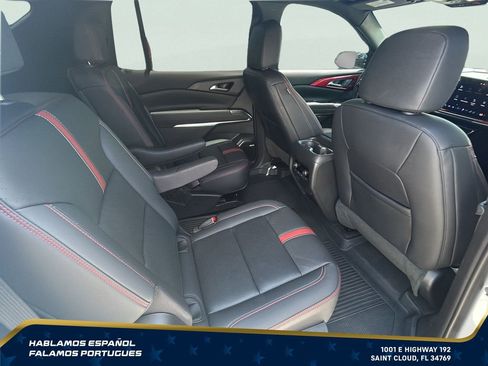 Used 2024 Chevrolet Traverse RS AWD/4WD image 25