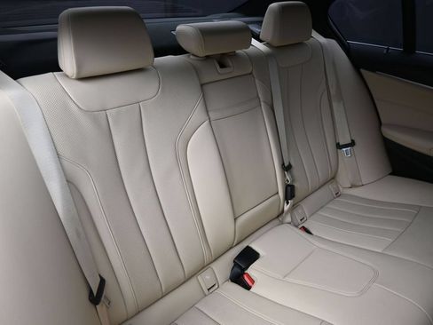 Used 2022 BMW 530i w/ Convenience Package RWD image 26