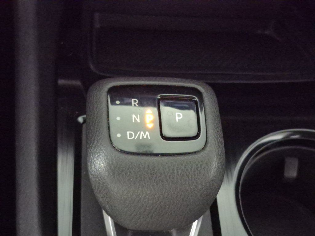 Used 2024 Nissan Rogue S AWD/4WD image 20
