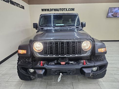 Used 2024 Jeep Wrangler Unlimited Sport AWD/4WD image 3