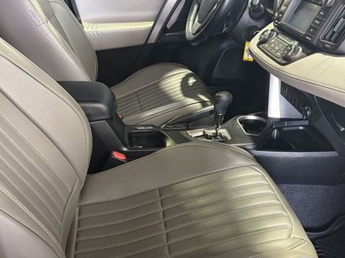 Used 2016 Toyota RAV4 XLE FWD image 12