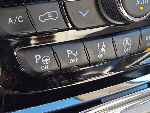 Used 2021 Jeep Grand Cherokee Overland image 27