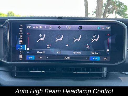Used 2024 Jeep Wrangler Unlimited Sahara w/ Technology Group AWD/4WD image 29