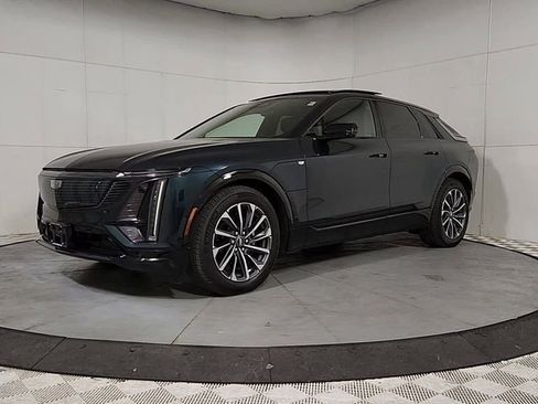 Used 2024 Cadillac Lyriq Sport AWD/4WD image 9