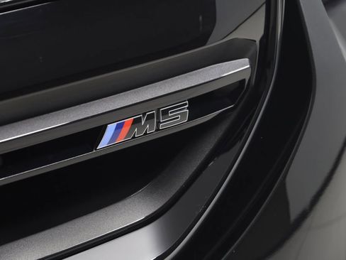 Used 2025 BMW M5 w/ Executive Package image 25