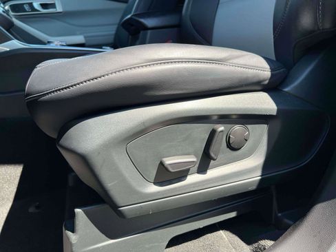 Used 2023 Ford Explorer XLT w/ Equipment Group 202A image 18