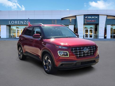 Used 2023 Hyundai Venue Limited w/ Cargo Package FWD image 3