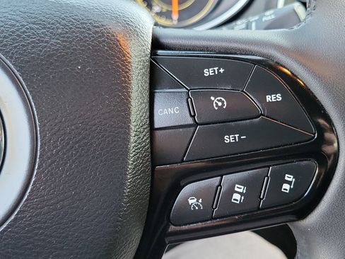 Used 2023 Jeep Cherokee Altitude Lux AWD/4WD image 8