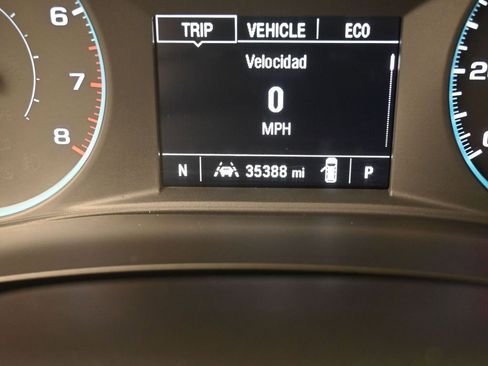 Used 2023 Chevrolet Traverse LT image 34