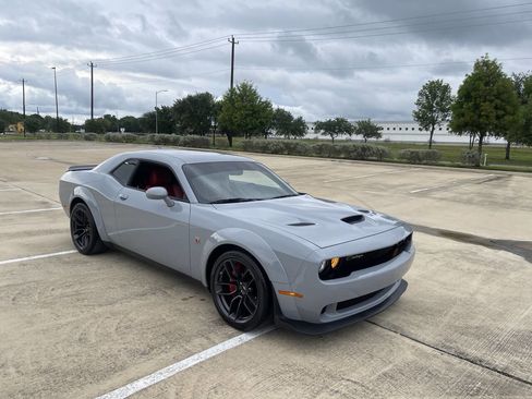 Used 2021 Dodge Challenger R/T Scat Pack RWD image 8