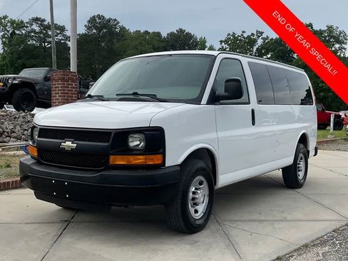 Used 2015 Chevrolet Express 2500 LS image 3
