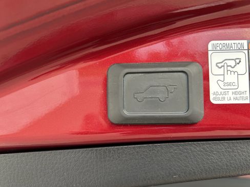 Certified 2018 Toyota RAV4 Limited image 20