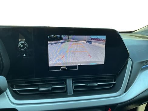 Used 2024 Chevrolet Trax LS FWD image 13