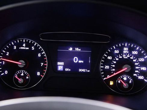 Used 2020 Kia Sorento LX image 24