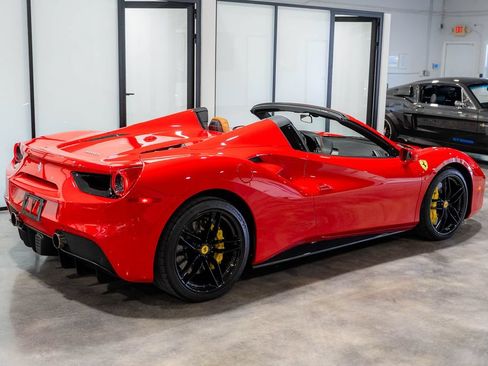 Used 2018 Ferrari 488 Spider RWD image 43