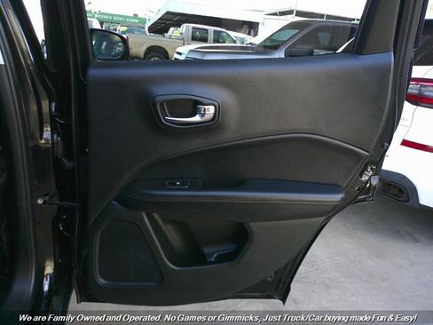 Used 2019 Jeep Compass Altitude image 27