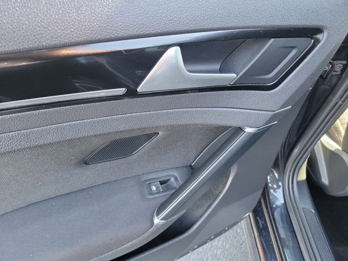 Used 2017 Volkswagen GTI Sport image 27