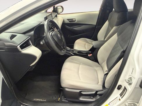 Used 2022 Toyota Corolla LE FWD image 22