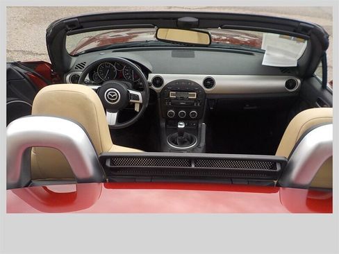 Used 2011 MAZDA MX-5 Miata Grand Touring w/ Premium Pkg image 15