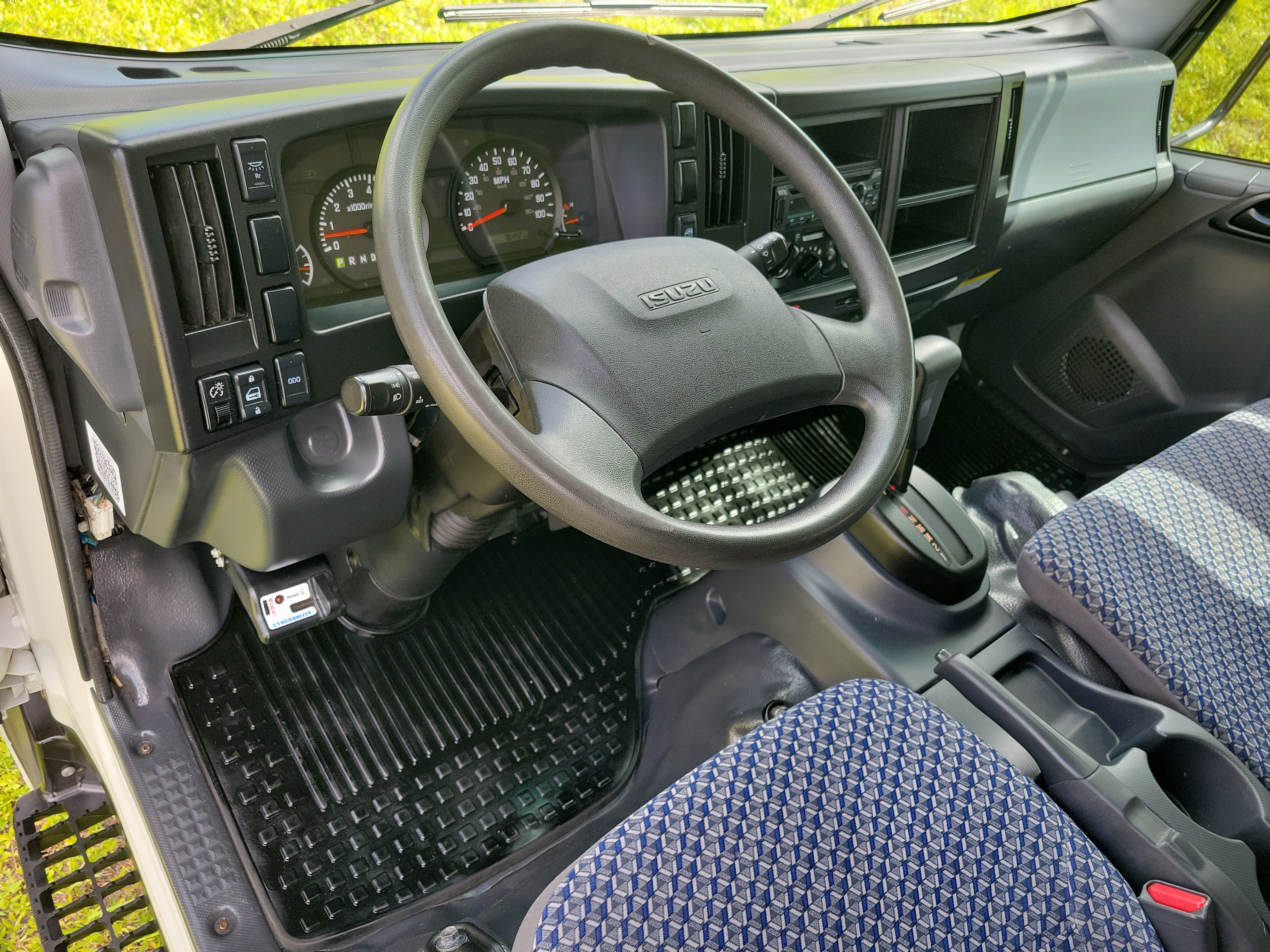 Used 2024 Isuzu NPR RWD image 25