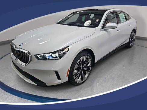 New 2026 BMW 530i xDrive AWD/4WD image 1