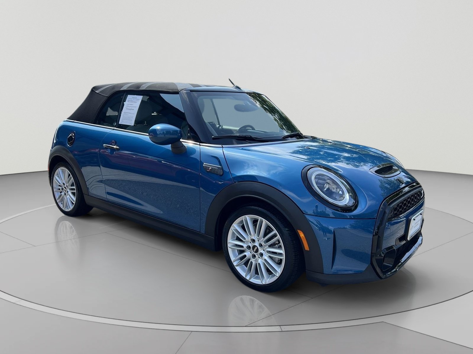 Used 2023 MINI Cooper S w/ Signature Upholstery Package FWD image 7