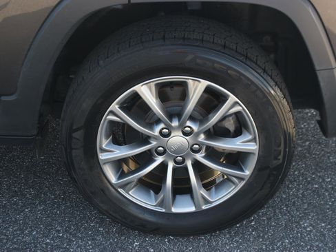 Used 2022 Jeep Cherokee Latitude Lux FWD image 37