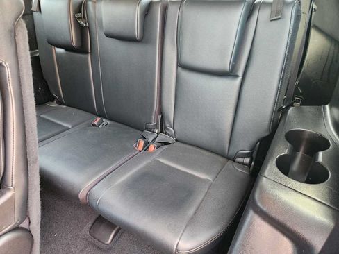 Used 2019 Toyota Highlander XLE FWD image 31