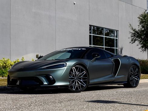 Used 2025 McLaren GTS RWD image 21