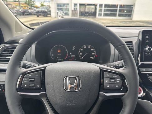 Used 2026 Honda Odyssey Elite image 18