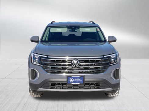 Certified 2025 Volkswagen Atlas SE w/ Black Wheel Package image 2