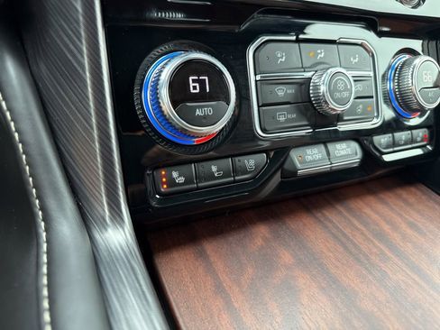 Used 2023 GMC Yukon XL Denali Ultimate image 26