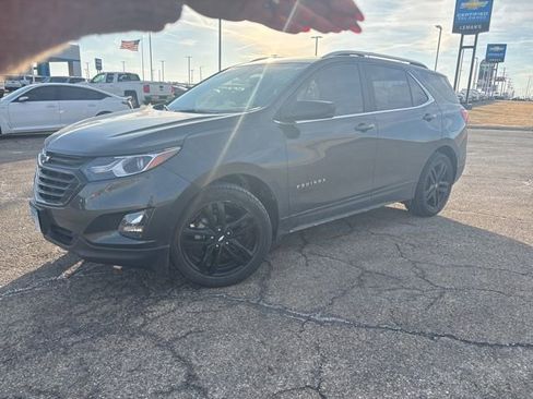 Used 2021 Chevrolet Equinox LT image 3