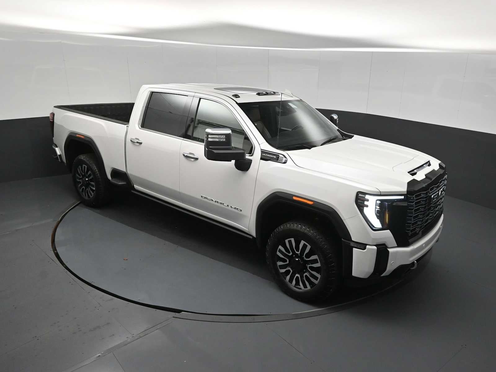 Used 2025 GMC Sierra 2500 Denali Ultimate w/ Max Trailering Package AWD/4WD image 10