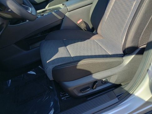 Used 2023 Nissan Rogue SV image 12