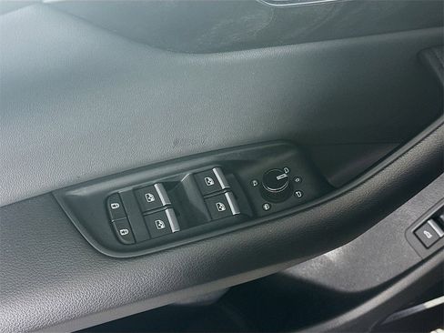 Used 2021 Audi Q8 Premium Plus w/ Premium Plus Package image 24