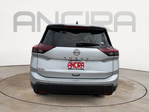 Used 2024 Nissan Rogue S FWD image 9
